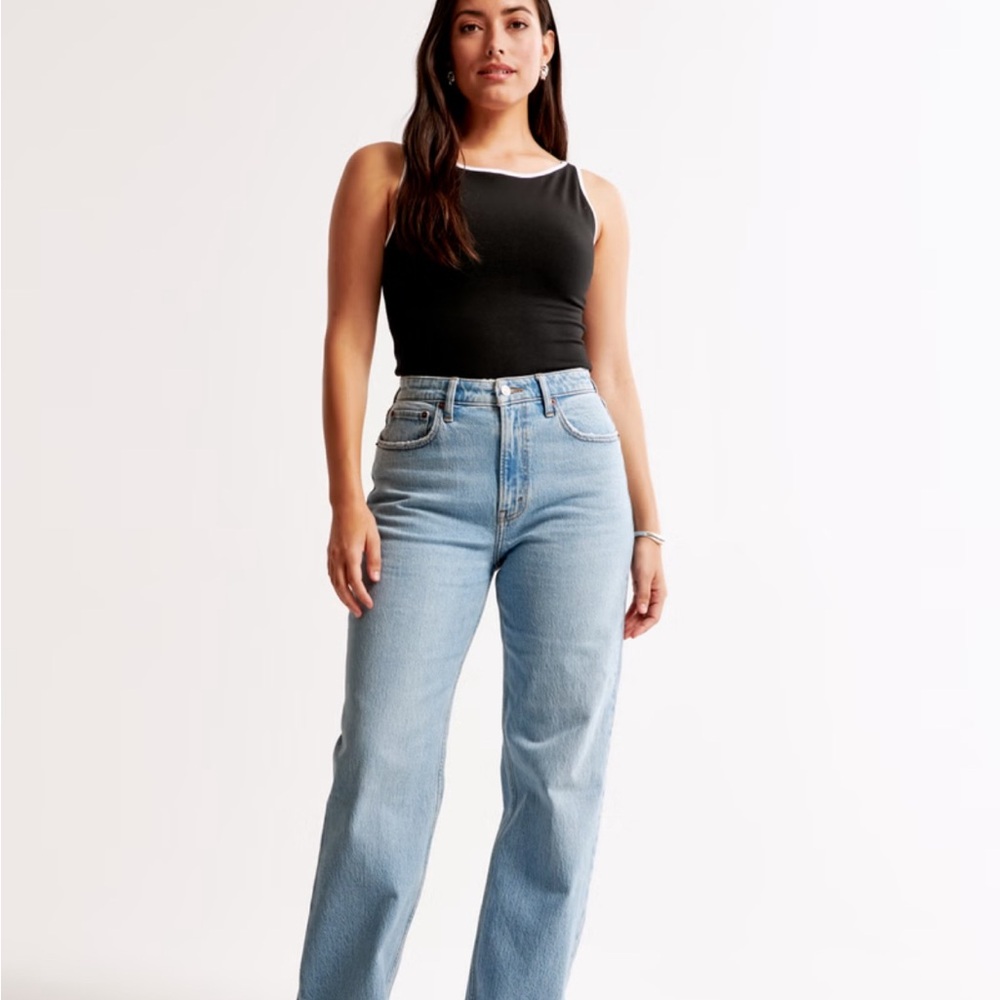 Abercrombie & Fitch 90’s Relaxed Jean High Rise